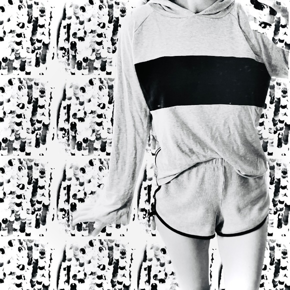 A FINE LINE | S | Crop Raw Hem Hoodie Pullover Bell Striped Colorblock Trim Top - Picture 4 of 16